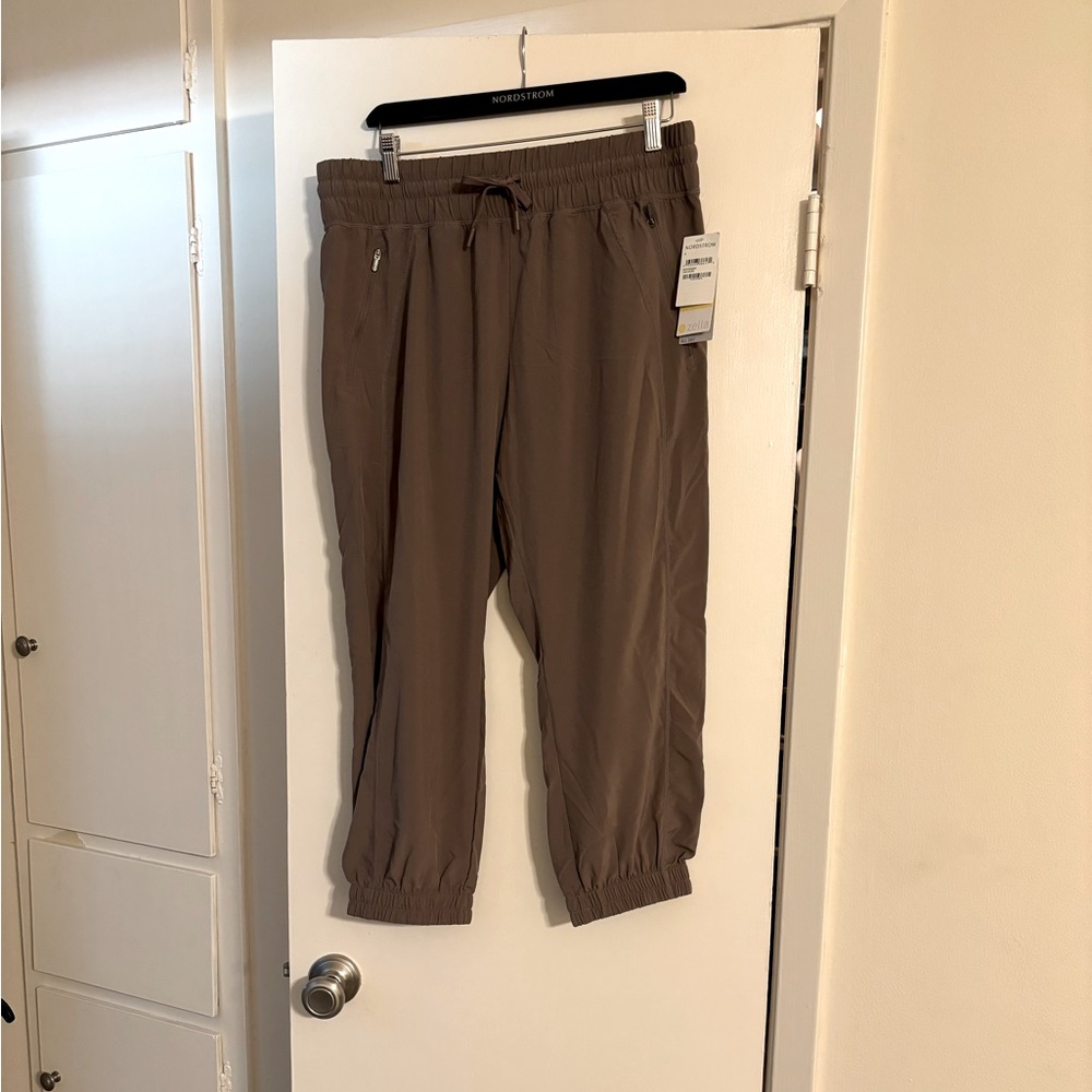 Zella women’s joggers, size Large